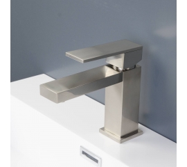 CBI Athena Single Hole Bathroom Faucet in Chrome CL-JDL8601000-BN