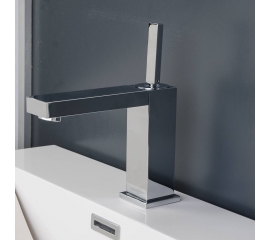 CBI Hera Single Hole Bathroom Faucet in Chrome CL-JDL8691000