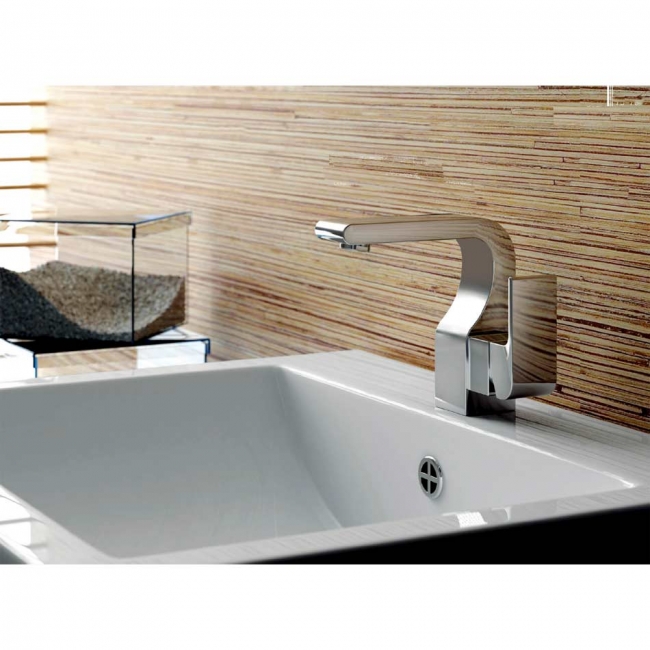 CBI Oceanus Single Hole Bathroom Faucet in Chrome CL-JDL8851000