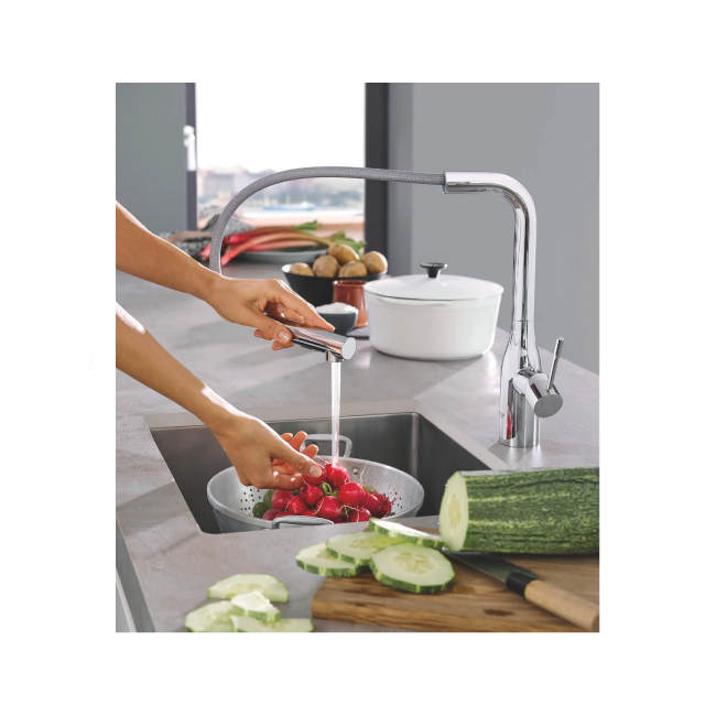 GROHE 30271000 Essence Single-Handle Pull-Out Kitchen Faucet Dual Spray 1.75 GPM (6.6 L/min) GROHE StarLight Chrome