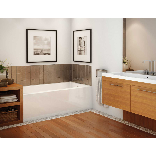 MAAX Rubix 6032 Acrylic Alcove Right-Hand Drain Bathtub in White