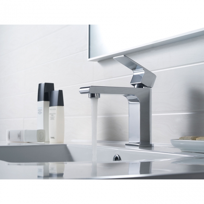 CBI Trent Single Control Bathroom Faucet in Chrome AV-BF01CH